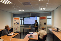 PSST... NOG HEEL EVENTJES WACHTEN EN DAN WETEN WE HET!